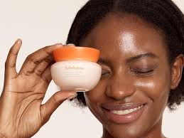 Amazon.com: Sulwhasoo Essential Comfort Firming Cream Mini: Moisturize,  Soothe, and Visibly Firm, 0.5 fl. oz. (Packaging May Vary) : Beauty &  Personal Care