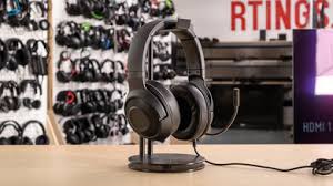 The kraken pro v2 headset boasts a retractable boom mic which is nifty but other than that it offers few extra features compared to the kraken x model. Hyperx Cloud 2 Cloud Ii Vs Razer Kraken X Side By Side Headphones Comparison Rtings Com