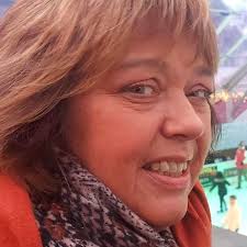 Without diamond club, did anyone have difficulty getting dinner  reservations for a larger group? We are a party of 7 and diamond club is  not available for the type of room we