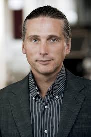 Roger Buch: »Man skal passe på med at blive for gode venner med den  politiker, man betjener«