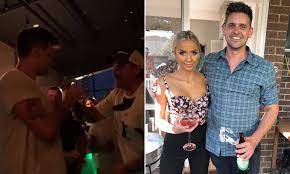 Alex williamson is an australian comedian. Alex Shooter Williamson Gets Bottled At Goulburn Show Before Sculling Beer He Was Hit With Daily Mail Online