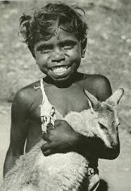 Kanguro Aborigen Australia October 1955 Australian Aboriginal Native Tribes Australian Aboriginals Aboriginal History Australian Aboriginal History