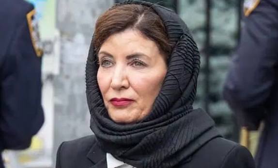 CONQUERED: New York's governor put on a hijab at a mosque two weeks before  the 25th anniversary of 9/11!!! Kathy Hochul spoke Friday at the Islamic  Cultural Center of New York with