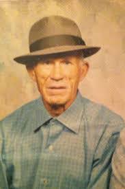 Ruth Mahan's Instagram, Twitter & Facebook