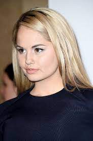 Debby ryan is looking pretty with blonde hair! Pin On Makeup