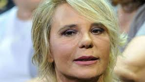 La reazione di maria de filippi dopo l'esibizione in diretta ad amici di arisa ha conquistato tutti i. Maria De Filippi Confessione A Sorpresa Dopo Anni Ero Terrorizzata Solonotizie24