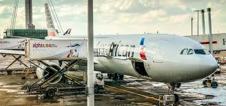 Earn a $125 american airlines flight discount after you spend $20,000 or more in purchases during your cardmembership year and renew your card. Zu Recht Flagship American Airlines Business Class 777 300er Yourtravel Tv