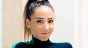 Michele Auch's Instagram, Twitter & Facebook