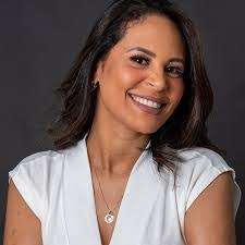 Giselle Andrade's Instagram, Twitter & Facebook