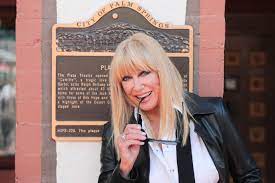 Scoot: Criticism over Suzanne Somers posting nude picture?
