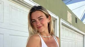 Muere la tiktoker Sydney Towle a los 26 años; convirtió su lucha contra un cáncer poco común en un mensaje de esperanza