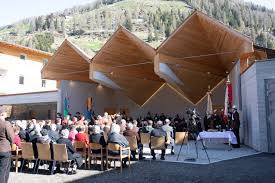 1400 metern und gut 45 minuten von lienz entfernt liegt sie, die etwas abgelegene gemeinde innervillgraten. Innervillgraten Ein Festtag Fur Die Ganze Gemeinde Osttirol Heute At