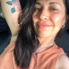 Qué pereza, si no me deja resolver, me toma por incapaz y no lo soy. Te  deja resolver sola, te apoya y te acompaña, sólo interfiere si ve que  necesitas ayuda o