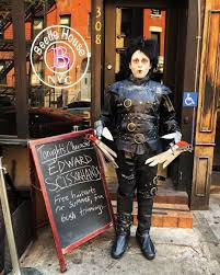 Scopri ricette, idee per la casa, consigli di stile e altre idee da provare. 13 Spooky Themed Restaurants And Bars In The Us
