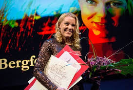 2019 bergfeldts amerika s2a4 tre dagar med ku klux klan. Carina Bergfeldt Jag Har Mitt Livs Karlek Med Mig Hem I Bagaget Hemmets Journal
