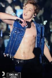 Xiumin kai talking about abs in exoluxiondot #exoluxiondot. Xiumin Abs Omg Kim Min Seok Kim Min Exo