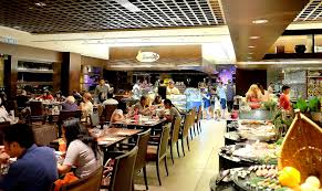 Book the room for more than 7 days and get 15% discount for return transfer book now. Seafood Buffet Dinner Spice Market Cafe Shangri La S Rasa Sayang Resort Spa Penang What2seeonline Com