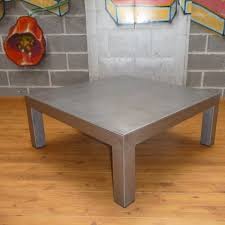 La table basse en metal bingo antonino du fabricant belge de mobilier design séduit par son esthétique surprenante et envoûtante. Table Usine Acier Brosse Table Basse Design Loftboutik