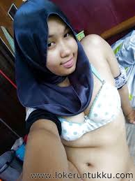 Foto ABG Jilbab Diremas Susunya - VIDEO PEMERSATU BANGSA