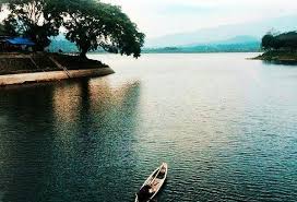 Dengan seribu sudah bisa menikmati keindahan alam yang bagus ini apalagi di kala senja tiba, kata farid. Wisata Bendungan Karangkates Bendungan Terbesarnya Jawa Timur
