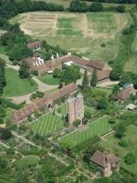 Tweedland The Gentlemen S Club Sissinghurst Castle And Its Most Famous Garden Famous Gardens Sissinghurst Garden Castle Garden