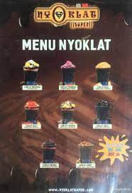 Nah, beberapa waktu lalu aku menjumpai stan minuman cokelat yang disebut nyoklat super. Selalu Diperbarui Menu Nyoklat Dago Bawah Bandung