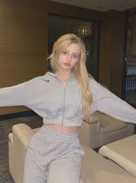 Azranur Guzey - Free pics, galleries & more at Babepedia