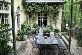 40 Coole Ideen Fur Kleine Urbane Garten Designs Urban Garden Design Hinterhof Designs Und Bauerngarten