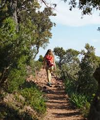 Insolite cette activité se pratique dès 12 ans. Cap Esterel Hiking A Beautiful Walk To Do Right Before Sunset
