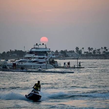 سحر البحر الأحمر في عروس الشواطئ! 🌊 وجهات سياحية وبحرية في #جدة تقدم  إطلالات استثنائية وتجارب ترفيهية متكاملة تعكس جمال الساحل وتصنع لحظات لا  تُنسى للزوار وضيوف المدينة. 🌅📸
