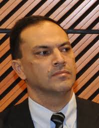 Abdo recula en construir costoso salón de eventos