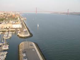 Find the perfect lissabon brücke stock photos and editorial news pictures from getty images. Tejo Brucke Lissabon 1966 Structurae
