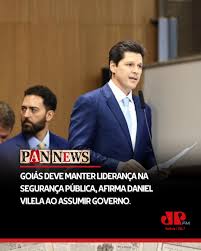 Ao assumir o comando do Governo de Goiás, o governador ...