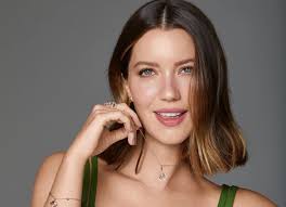 Nathalia Dill sobre criação da filha: "Vou ensinar que ninguém tem o  direito de objetificar o corpo dela"