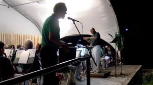 A night to remember: Bill Leslie performs