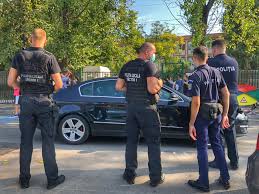 Suburbană situată pe un cerc imaginar, care uneşte virtual reşedinţe nobiliare ce casa a fost cumpărată de obşte, care a decis să înfiinţeze aici o şcoală pentru copiii comunei. Exclusiv PoliÈ›ia LocalÄƒ S1 Care A Filat O Pe Clotilde ReclamatÄƒ La Parchet De Curtea De Conturi Newsweek Romania