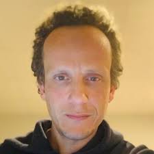 Gavin Belson signature edition . Hooli Box 3. (I guess they were inspired  by #BlueOrigin Bezos design)