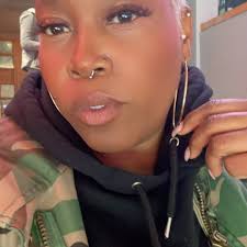 The happiest of birthdays to my boo💚💚💚my dance partner💚my late night  recap …talk to her until she falls asleep partner 💤😆my shopping partner  💚!!! You are an extraordinary classy lady ~ I