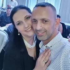 Led traka opticko vlakno za ambijantalno osvetljenje i enterijer auta.  Duzina trake je 2m. Postavlja se po kanalicima, ivicama bez ikakvog  lepljenja. Povezivanje je klasicno 12v napajanje. Set sadrzi: Led traka 2m