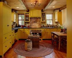 Oh Love The Mustard Yellow Cabinets Such A Warm Kitchen Country Kitchen Designs Country Chic Kitchen Primitive Kitchen Cabinets