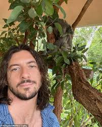 Delta Goodrem visits Australia Zoo