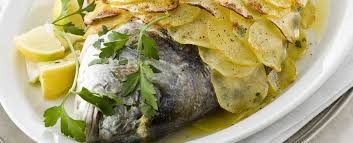 Leggeri e delicati, questi filetti di orata al limone sono perfetti per chi ha poco tempo da dedicare alla cena, ma non vuole rinunciare a qualcosa di gustoso e sano. Orata In Crosta Aromatica Di Patate Sale Pepe