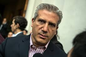 Diputado Rincón defiende dieta parlamentaria: "Cuando un futbolista gana  $100 millones nadie se ruboriza"