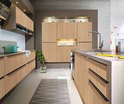 Meuble de cuisine en bois ancien. Les Meubles En Bois S Invitent En Cuisine Mobalpa