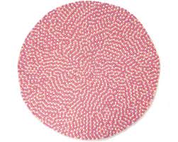 Praktischerweise wollen wir eh sein zimmer renovieren und überlegen nun, ob wir teppich oder laminat legen sollen. Allergie Freie Filzkugelteppiche Fur Das Kinderzimmer