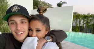 The ring (along with her fab white mani) was on display as she rode the rides and shared glimpses of the night on her instagram story. How Much Does Ariana Grande S Engagement Ring Cost Cosmopolitan Middle East