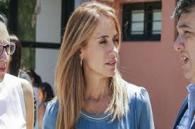 Junto a su pareja lara y sus hijos bastián de 5 meses,. En Concepcion Del Uruguay Tolosa Paz Hablo De Una Argentina Arrasada Analisis