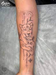 Татуировка львица с львенком