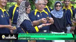 Maybe you would like to learn more about one of these? Kursus Usahawan Produk Madu Kelulut Yayasan Diraja Sultan Mizan Youtube