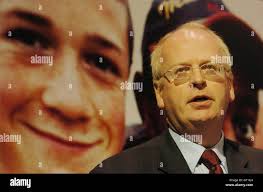 June 11 2004 hi-res stock photography and images